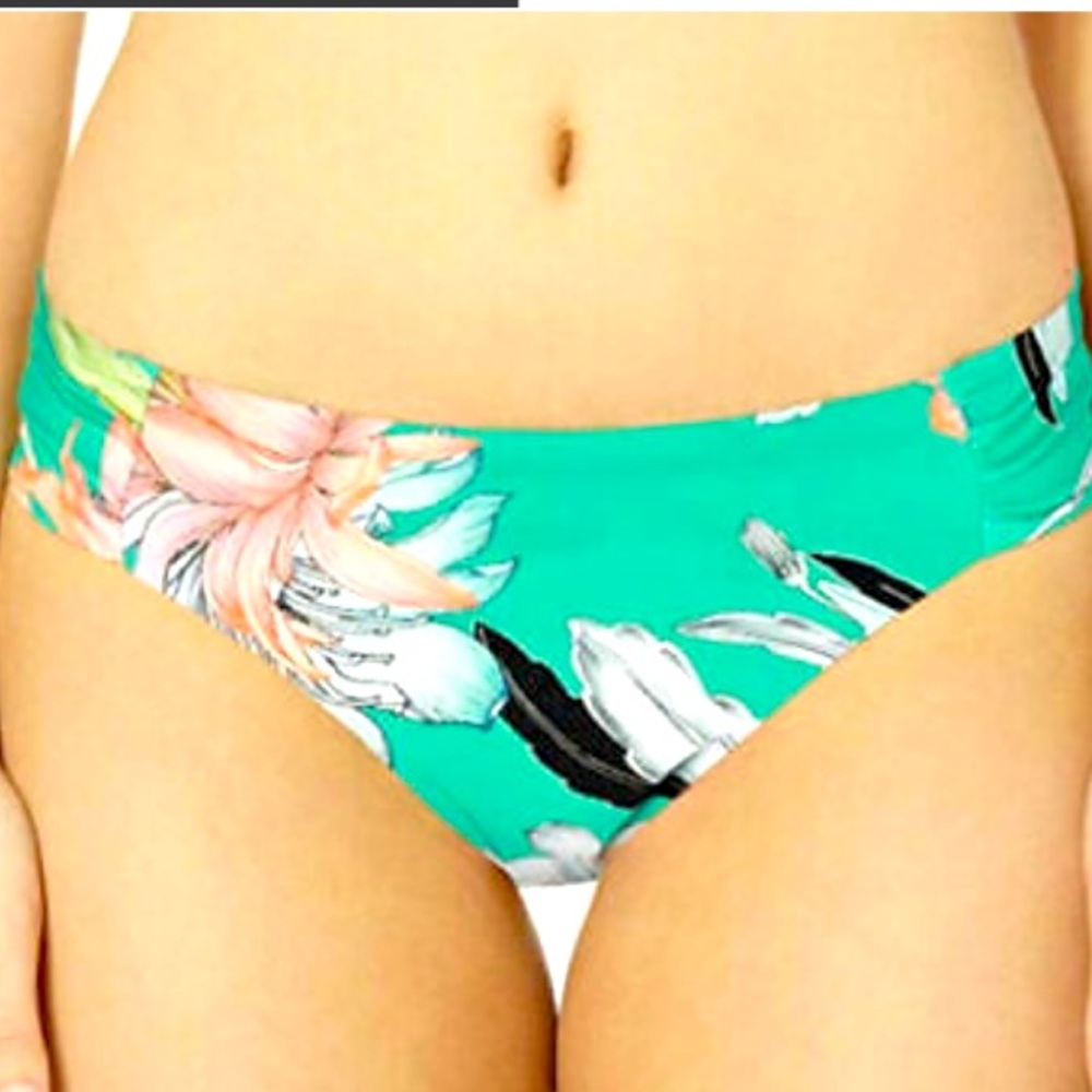 Trina Turk Shangri La Floral Woman’s Bikini Bottoms‎ NWT Size 12